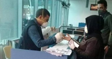 مطار القاهرة يستقبل رحلة استثنائية قادمة من عمان تقل 135 مصريا.. صور