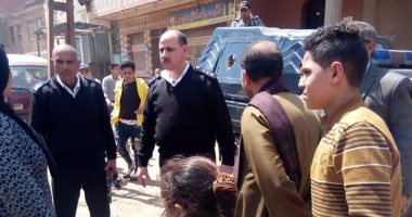 فض سوقى "القشيش ونوى" بشبين القناطر لمواجهة كورونا.. صور