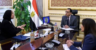 الحكومة تقسيم أصحاب المعاشات على أيام متفرقة طوال الأسبوع الأول لشهر أبريل للقضاء على الزحام .. من ألف جنيه لأقل يصرفون أيام " الأربعاء والخميس والسبت" ومن 1000لـ 2000 جنيها أيام " الأحد والأثنين والثلاثاء"