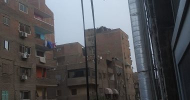 من البلكونة.. سكان شارع السلام بالزاوية الحمراء ينفذون قرار الحظر لمحاربة كورونا