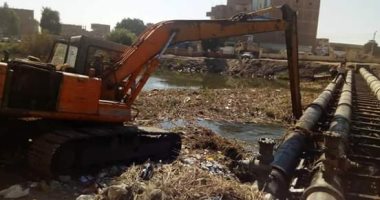 محافظ سوهاج يوجه بتركيب محول كهرباء بقرية السمطا ورفع مخلفات بترعة نجع حمادى