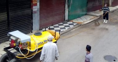 حى ثانى طنطا يشن حملات نظافة وتعقيم للشوارع.. صور