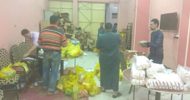 شباب الخير بالخانكة يوزعون سلعا غذائية على 250 أسرة من العمالة اليومية والفقراء