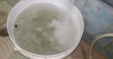 سيبها علينا.. شكوى من استمرار تغير خواص مياه الشرب فى قرية بالدقهلية