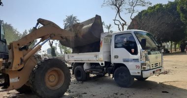 رفع 325 طن مخلفات وقمامه فى حملة لتطهير الشوارع بالبلينا سوهاج.. صور