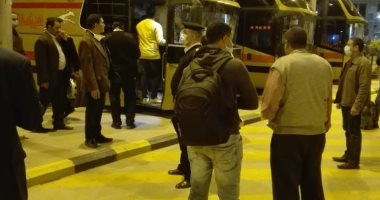 وزير النقل يتابع نقل ركاب قطارى الأقصر وأسوان عبر أتوبيسات السوبرجيت 