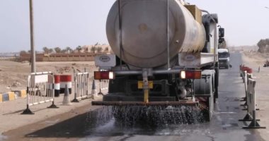 صور.. تعقيم وتطهير الأكمنة الأمنية ومداخل مدينة القصير بالبحر الأحمر