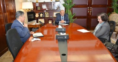 وزير التنمية المحلية يبحث مع البنك الدولى التعاون فى مشروعات تحسين جودة الهواء