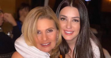 يسرا تهنئ كندة علوش فى عيد ميلادها: ربنا يحفظ عيلتك الجميلة ويسعدك