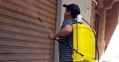 صور.. رش وتعقيم شوارع مدينة المراغة بسوهاج وتحرير 18 محضر ضد المخابز