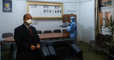صور.. حملة تعقيم وتطهير بديوان عام مديرية التربية والتعليم بقنا 