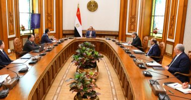 السيسي يوجه خلال اجتماعه مع مدبولى و5 وزراء ببذل أقصى جهد لتوفير السلع الأساسية وتعزيز الاحتياطى الاستراتيجى للمواطنين وتشديد الرقابة على الأسواق ومنافذ البيع ومكافحة الممارسات الاحتكارية