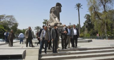 محافظ الجيزة يتفقد أعمال تطوير ميدان النهضة وتعقيم مواقف السيارات والمنشآت
