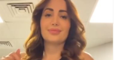 نسرين طافش بترقص وتغنى فى المطبخ.. وتقدم وصفة النودلز السحرية 