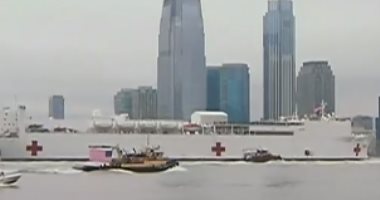 وصول أكبر مستشفى عسكرى عائم إلى نيويورك لمكافحة تفشى كورونا