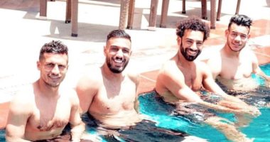 أحمد الشناوى يستعيد ذكرياته فى معسكر الفراعنة بصورة مع صلاح وطارق حامد