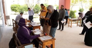 تعليم القاهرة: تسليم شرائح التابلت للطلبة وفق جدول منظم لمدة خمسة أيام
