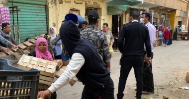 فض سوقين مخالفين بالخانكة حفاظا على صحة المواطنين ضد كورونا