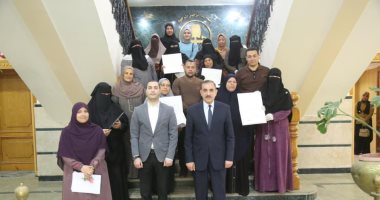 صور.. محافظ كفر الشيخ يكرم 5 سيدات من الأمهات المثاليات