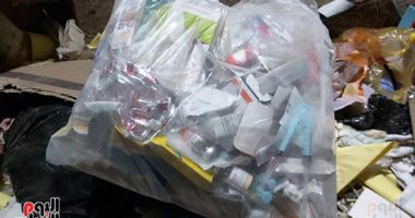 كارثة صحية.. انتشار السرنجات والشاش الملوث بشوارع جرجا فى سوهاج