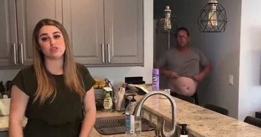  أب يقاطع تقريرا تليفزيونيا بالمنزل لابنته المذيعة بموقف محرج.. حصل إيه؟ فيديو