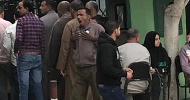 اضبط مخالفة.. زحام أمام ماكينات الصرف بالغربية رغم التحذيرات من كورونا.. صور