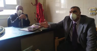 وكيل صحة الغربية يجتمع بأطباء قرية الهياتم لبحث مشكلات الوحدة الصحية..صور