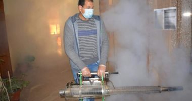 كلية التجارة جامعة الإسكندرية تعقم المدرجات والمكاتب لمواجهة كورونا .. صور