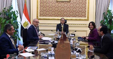  الحكومة تعلن صرف 3.8 مليار جنيه للمقاولين لسداد مستحقات العمال.. استكمال تنفيذ مشروعات بالمدن الجديدة بتكلفة 55 مليار جنيه.. ورئيس الوزراء يشدد على  اتخاذ الإجراءات الاحترازية لمواجهة كورونا