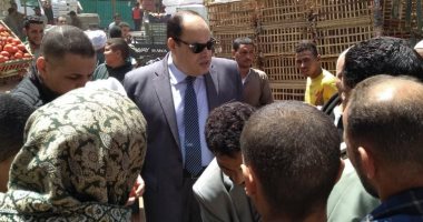 صور.. جهاز حماية المستهلك بسوهاج يحرر 12 محضرا فى حملة على الأسواق