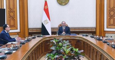 السيسي يجتمع بمصطفى مدبولى ووزراء الدفاع والخارجية والرى ورئيس المخابرات العامة لمتابعة الموقف بالنسبة لجهود إدارة عملية مكافحة انتشار فيروس كورونا.. الرئيس يبحث تأمين حدود الدولة وتوفير الخدمات للمواطنين