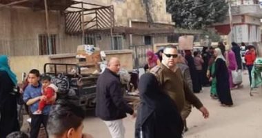 صور.. فض الأسواق بمراكز وقرى الشرقية لمنع التجمعات لمواجهة فيروس كورونا