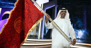 تتويج الشاعر الإماراتى مبارك بالعود بلقب شاعر المليون فى دورته التاسعة 