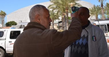 حملة للكشف على العاملين بجامعة الإسكندرية وتوزيع مستلزمات طبية