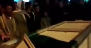 تشييع جنازة شخصين سقطا فى بيارة صرف صحى بالشرقية ... صور 