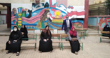 138 مدرسة بالجيزة تبدأ وصرف المعاشات لتقليل التزاحم.. صور