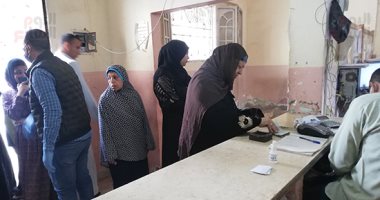 صور.. تنظيم العمل بمكاتب البريد لمنع التزاحم فى اليوم الأول لصرف المعاشات