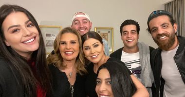 أسرة مسلسل "دهب عيرة" تحتفل بعيد ميلاد جومانا مراد
