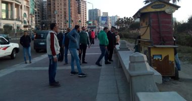 صور .. أحياء الإسكندرية تكثف حملات تفريق تجمعات الكورنيش 