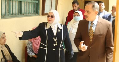 صور .. محافظة كفر الشيخ وزعت 11 ألف و 255 شريحة تابلت و التوزيع مستمر