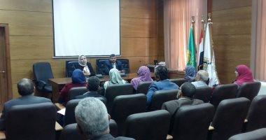 جامعة بنها: تخفيف أعداد العاملين الإداريين فى الكليات وأجر كامل للموظفين