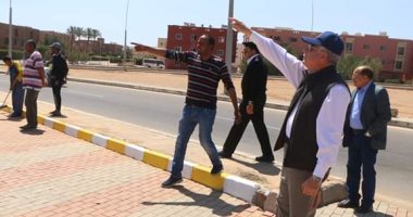 صور.. محافظ جنوب سيناء يتفقد مشروعات الرصف ورفع كفاءة الطرق بشرم الشيخ