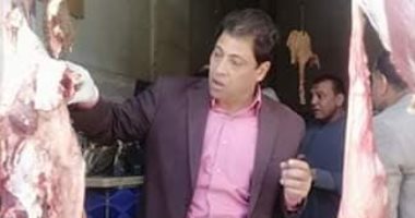صور.. تحرير 10 محاضر وإعدام لحوم فاسدة فى حملة على المحلات بسوهاج  