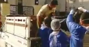فيديو وصور.. محافظ بورسعيد يكشف تفاصيل نقل متوفى كورونا فى سيارة نقل