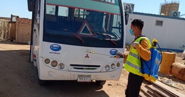 صور.. وزارة النقل تكلف باستمرار تعقيم مواقع مشروعات الطرق والكبارى ضد كورونا