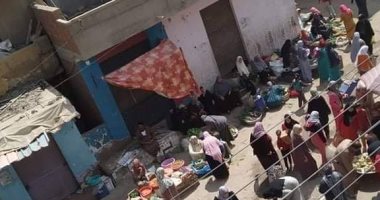 اضبط مخالفة.. إقامة سوق قرية محلة مرحوم ينذر بانتشار فيروس كورونا بالغربية