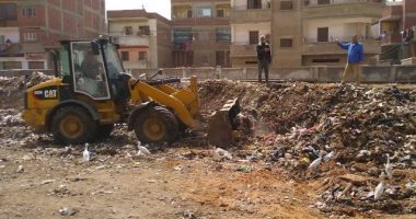 نقل 7 أطنان قمامة من المقالب العشوائية بالشرقية للمدفن الصحى بالخطارة