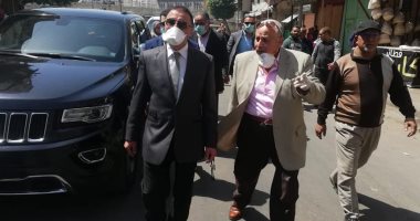 بعد الكورنيش.. محافظ الاسكندرية يتفقد إخلاء سوق الجمعة والبورصة