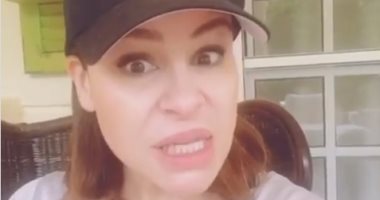 كارول سماحة تجسد مع ابنتها شخصيات "تيمون وبومبا" فى فيديو جديد