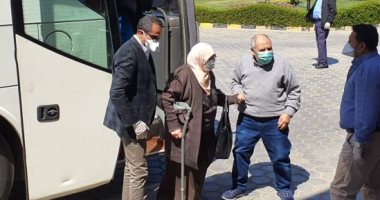 غرفة الفنادق: 293 عائدا من واشنطن و13 رضيعا يقضون الحجر الصحى بمرسى علم.. صور